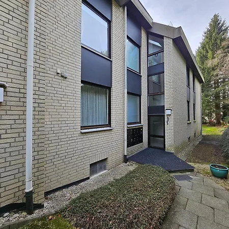 Apartment Hbo Abbassian Goslar